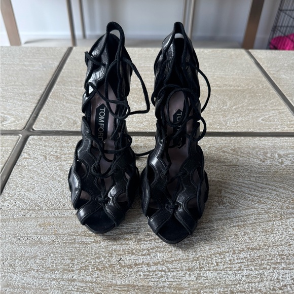 Tom Ford Black Lace-Up Women's Shoes - Picture 5 of 5